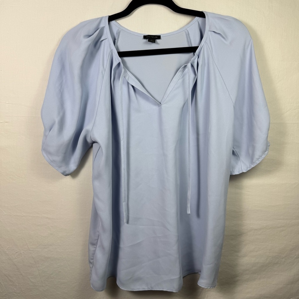 Ann Taylor Blue Blouse with V-Neck and Tie Front Women’s Size S